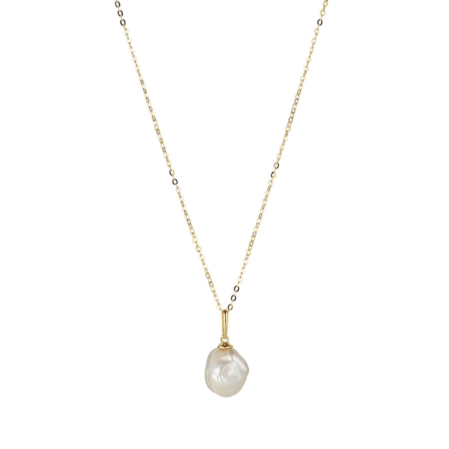 A 9kt gold chain necklace with a baroque pearl pendant.