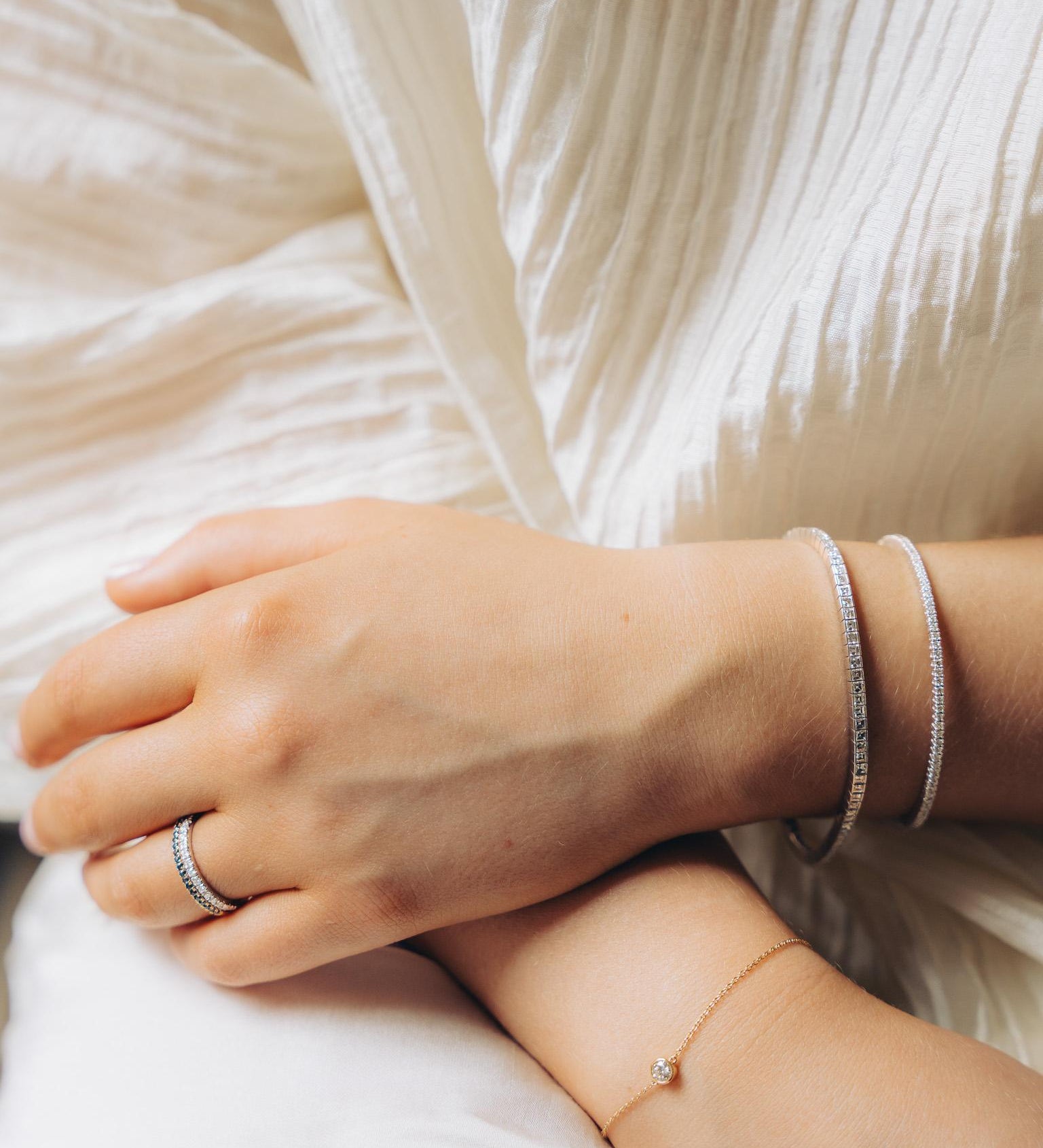 Dainty Diamond Ring in 18kt Yellow Gold - Signature Collection
