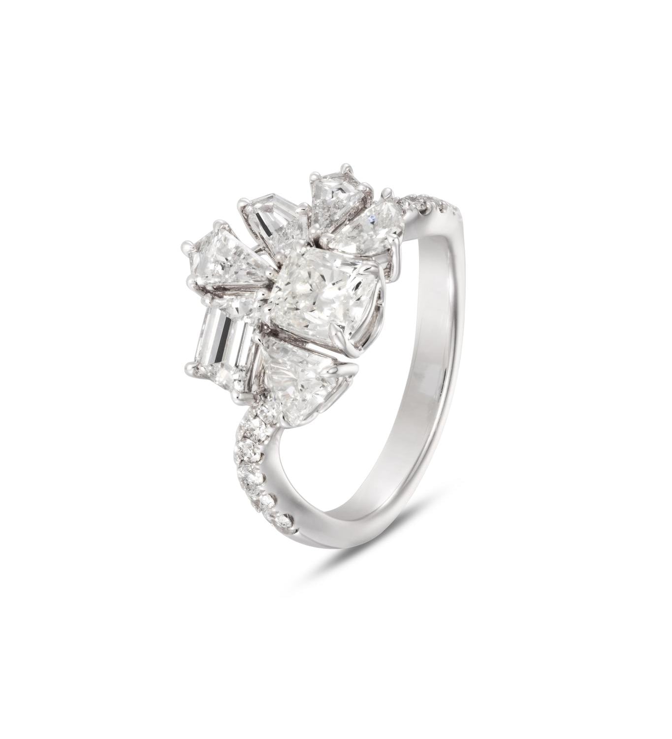 Mixed cut Cluster Diamond Ring in 18kt white gold