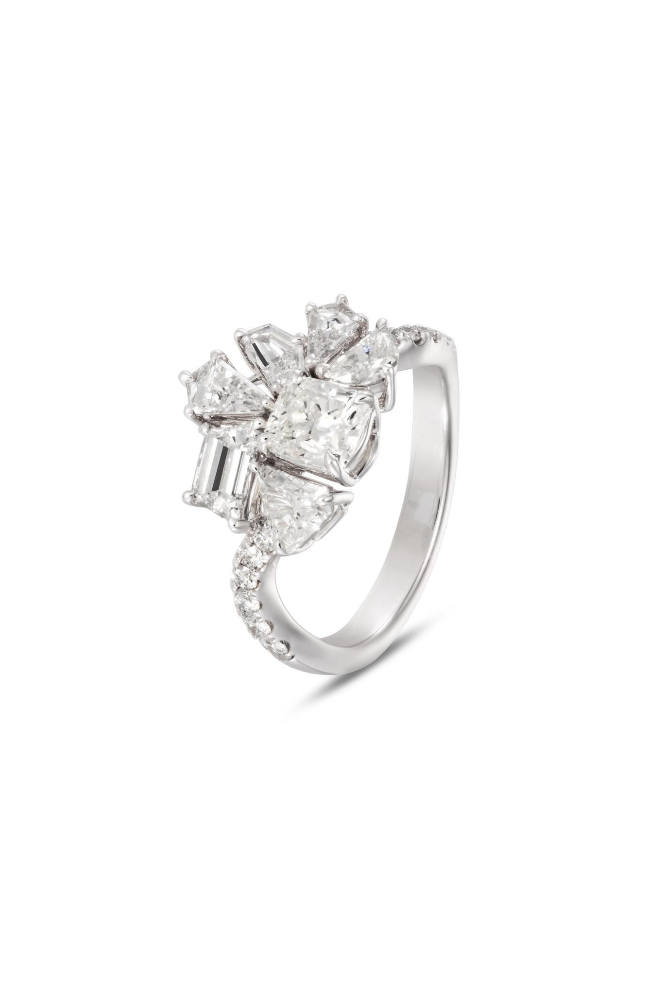 Mixed cut Cluster Diamond Ring in 18kt white gold