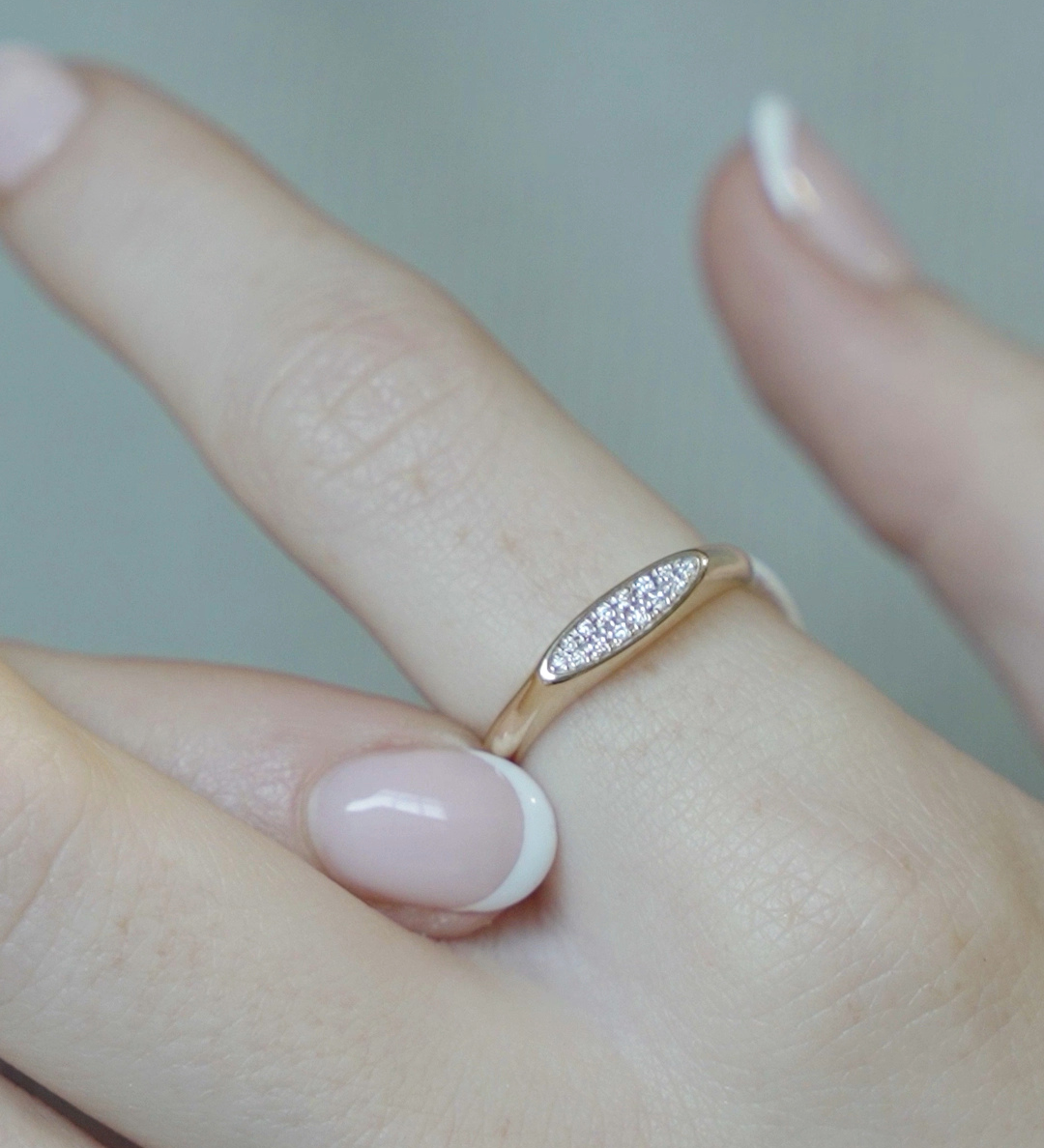 Signet Pave Diamond Ring - Ellipse