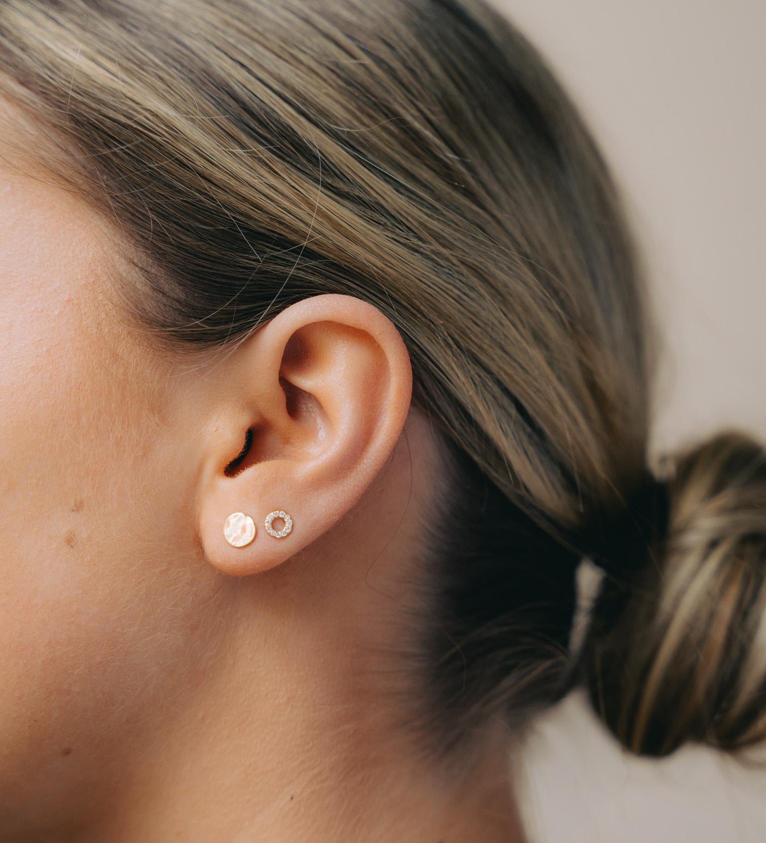 9kt Gold Mini Diamond Circle Stud Earrings