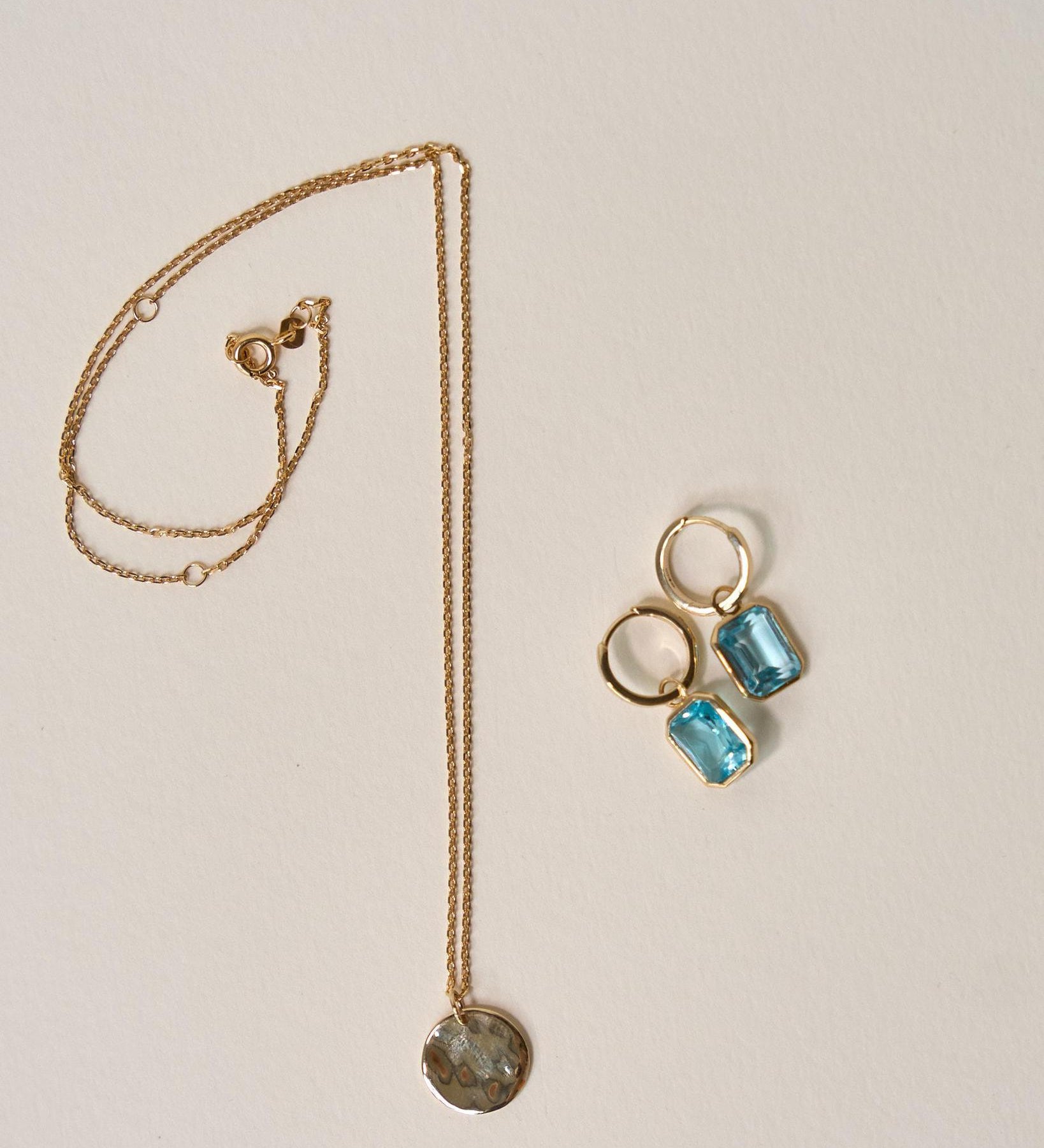 9kt Gold Hammered Disc Pendant - 14mm