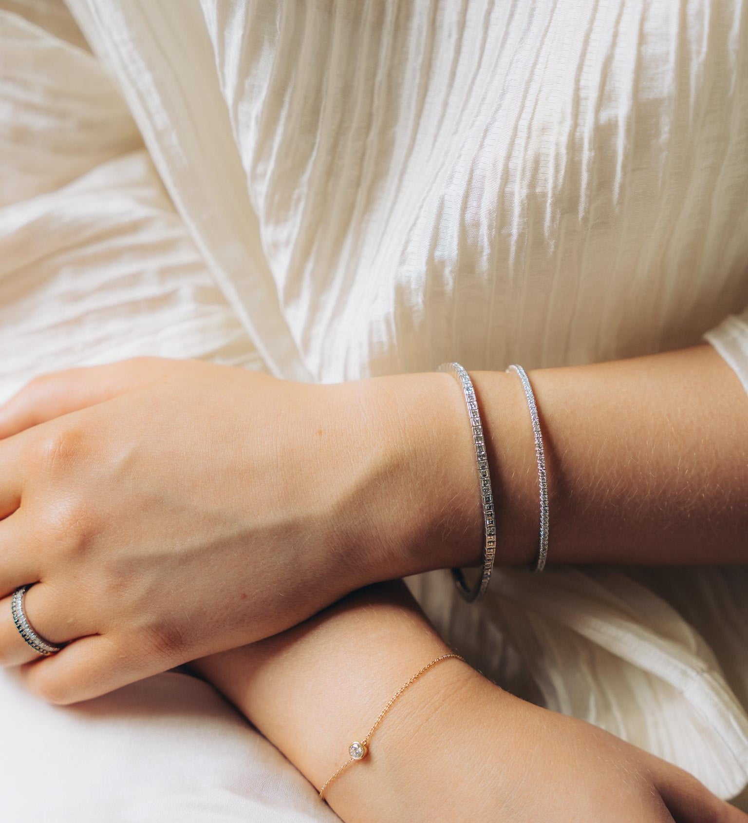 Dainty Blue Sapphire Ring in 18kt Yellow Gold - Signature Collection