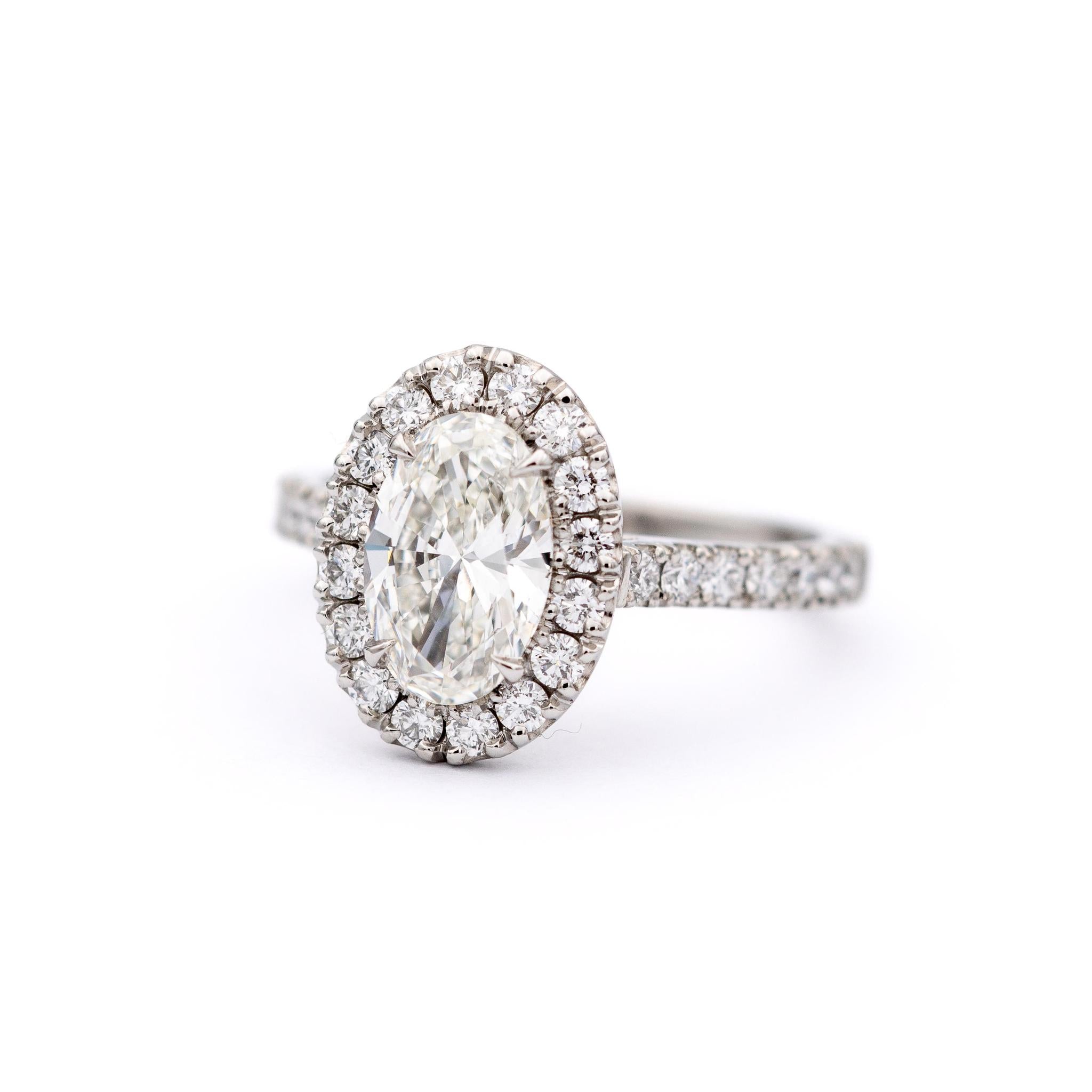 Platinum 1.2ct (HVS1) Oval Diamond Halo Ring - Signature Collection