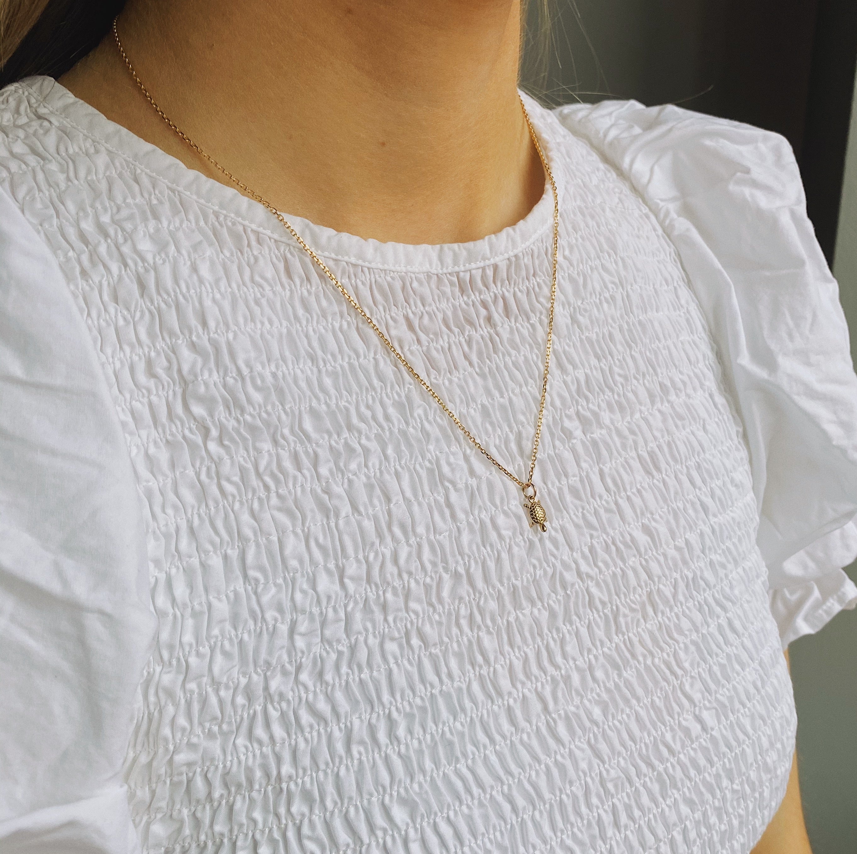 9kt Turtle Pendant