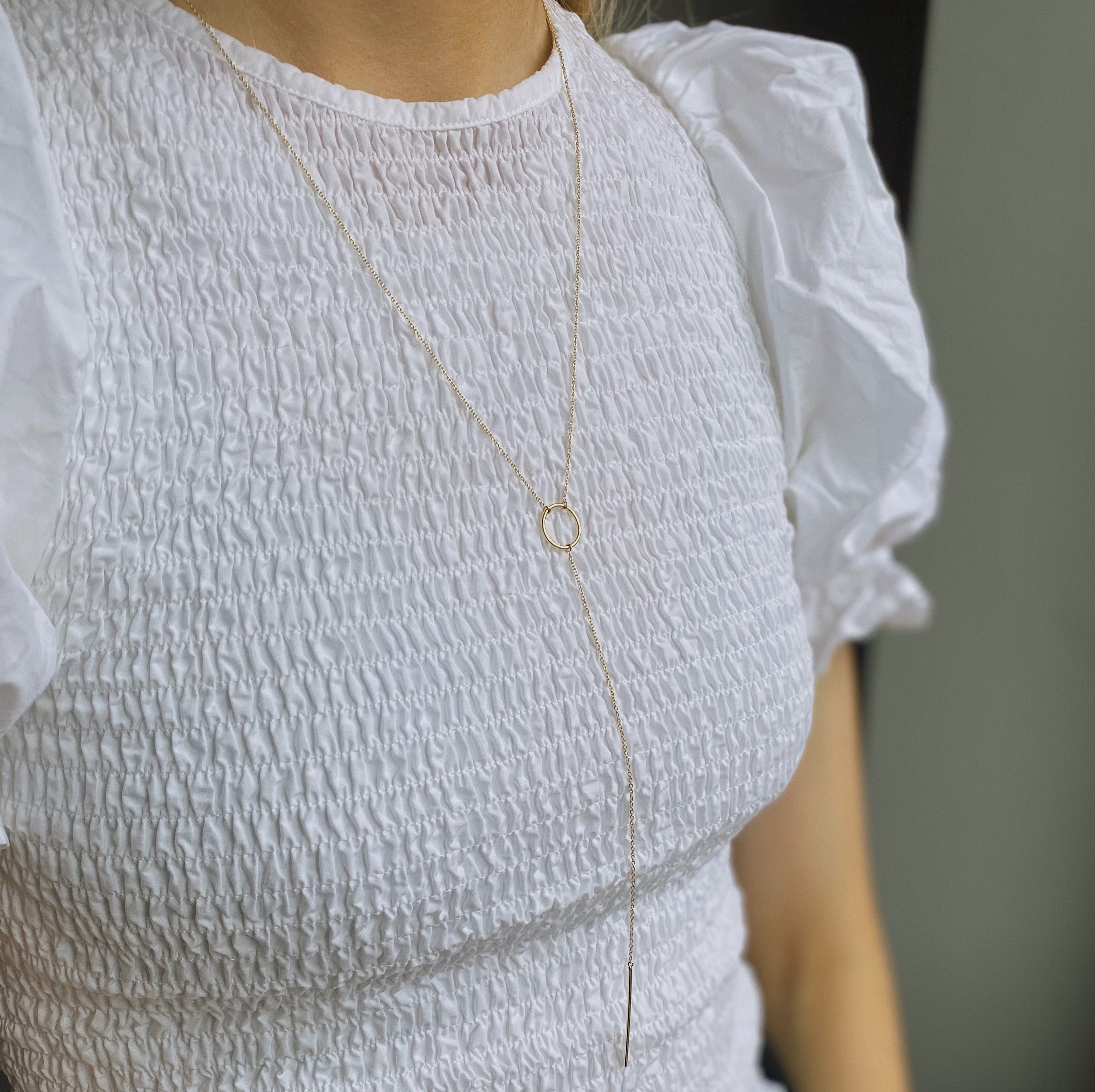 9kt Gold Circle T-Bar Pendant Necklace
