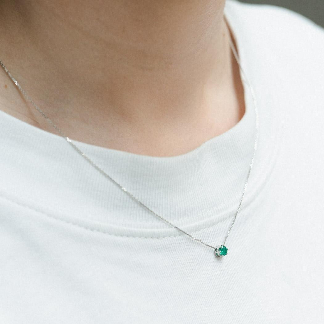 18kt Gold Emerald Pendant Necklace