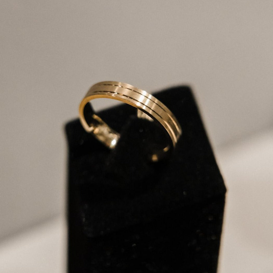 9kt Gold Men's Wedding Band