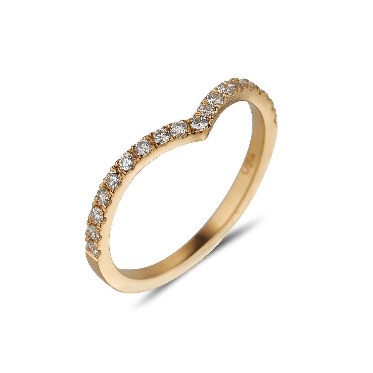 An 18kt yellow gold curve ring featuring multiple white diamonds, with a band width of 1.5mm.