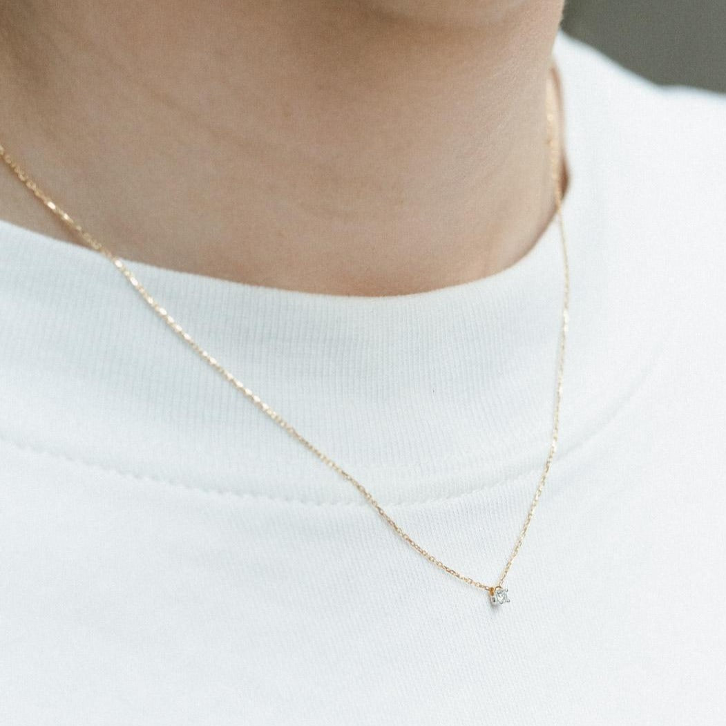 Floating Diamond Soliatire Pendant in 18kt Yellow Gold - 0.04ct(2cm)